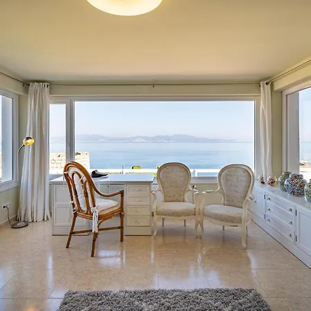 Willa Mireia L' Escala